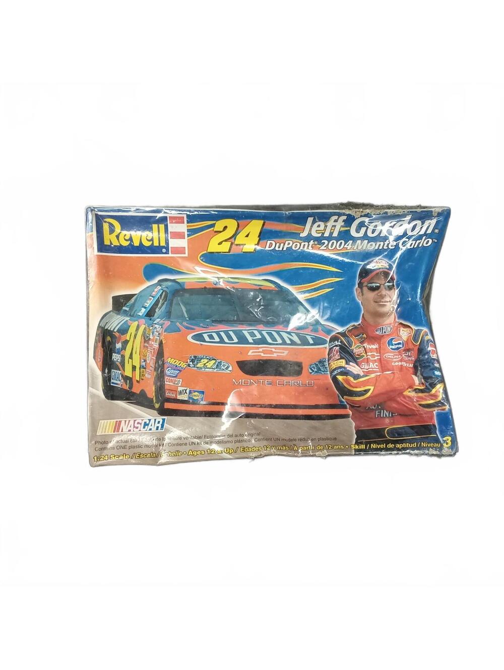 Revell Jeff Gordon #24 Dupont 2004 Monte Carlo # 85-2853 Factory Sealed Dented
